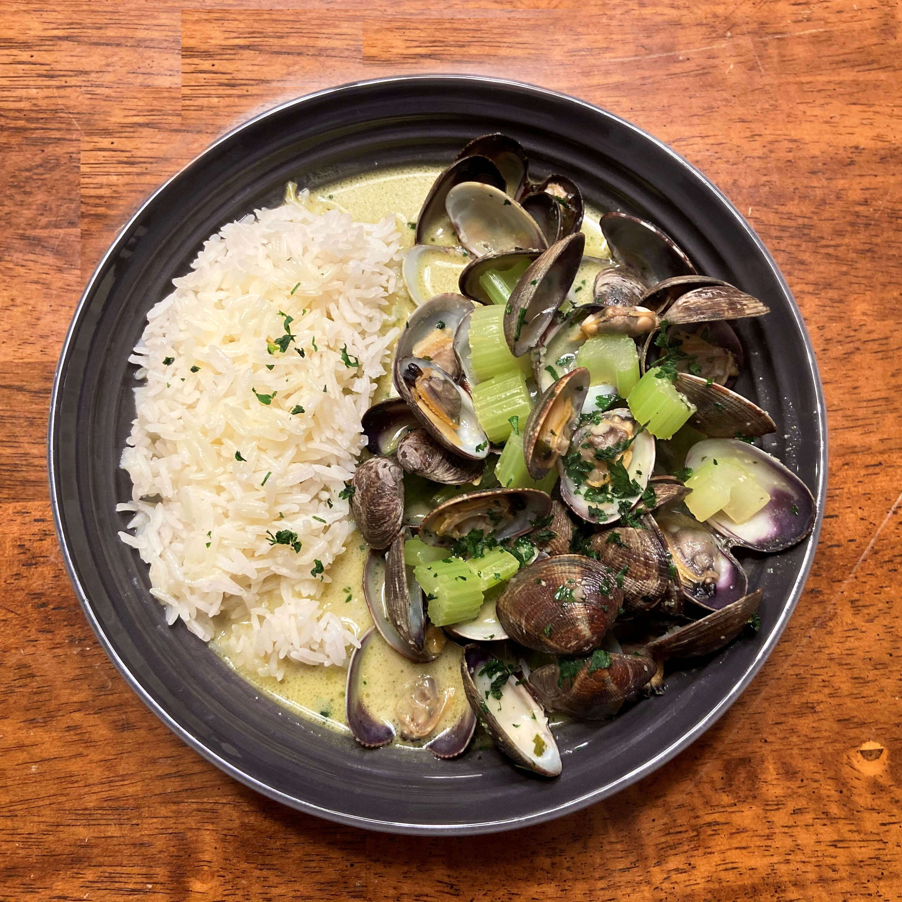 curry-clams-bowl